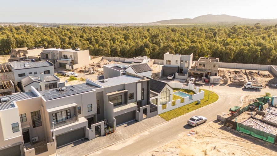 4 Bedroom Property for Sale in Sandown Western Cape